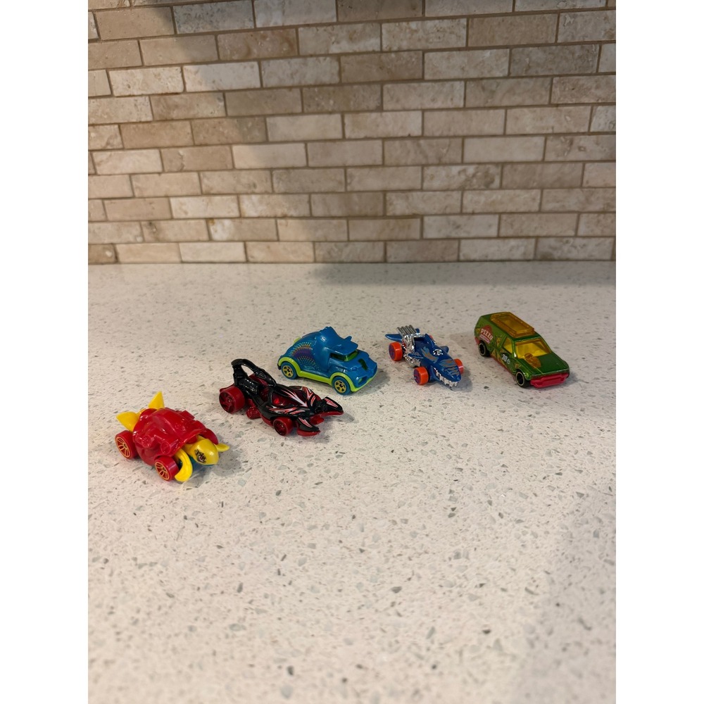 Hot Wheels Fantasy Diecast Car Lot 5pc Turtoshell Scorpedo Sharkruiser